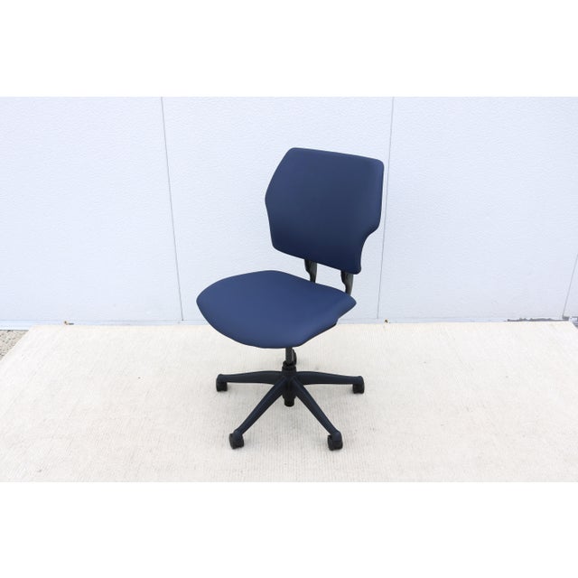Humanscale Freedom Ergonomic Armless Task Desk Chair in Blue Color Slightly Used For Sale In New York - Image 6 of 18