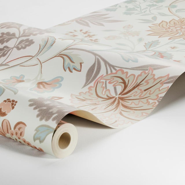 Alicia is full of vintage charm and rural atmosphere. Named after talented Swedish actress Alicia Vikander, its light...