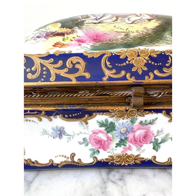 Late 19th Century French Victorian Handpainted Porcelain Box Signed by R. Cloury For Sale In New York - Image 6 of 9