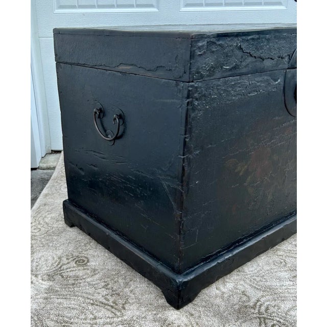 Chinese Antique Black Lacquer Trunk Chinese Wedding Chest Hand Painted Coffee Table 30" For Sale - Image 3 of 12