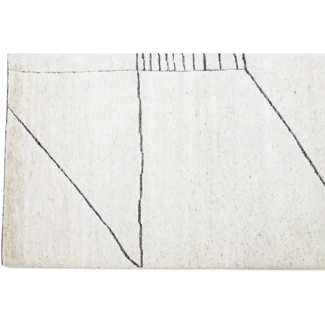 2020s Room Size Modern Moroccan Style Geometric Wool Rug in Ivory For Sale - Image 4 of 7