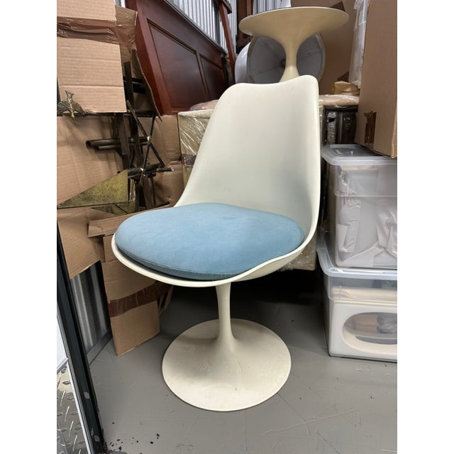 Mid-Century Modern 1950s Authentic Tulip Chair by Eero Saarinen for Knoll For Sale - Image 3 of 7
