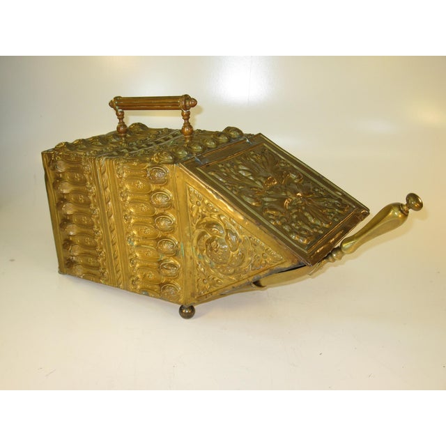 Coal Box, Hod, Scuttle Antique Brass Scottish Victorian Embossed Man in the wood For Sale - Image 15 of 18