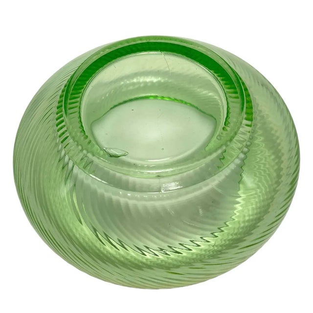 1930s Art Deco Uranium Glass Spiral Bowl For Sale - Image 6 of 8
