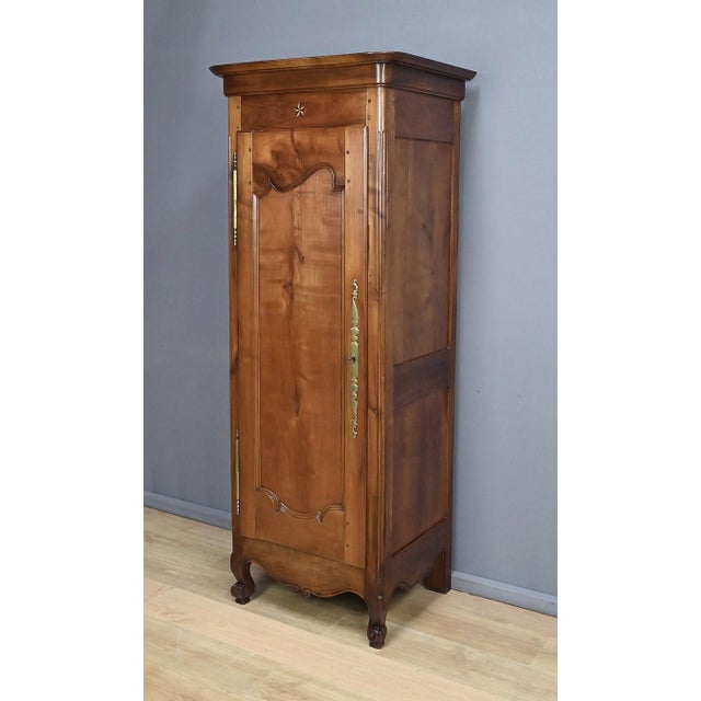 Late 19th Century Louis XV Standing Man in Cherrywood For Sale - Image 9 of 18