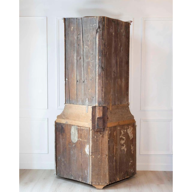Swedish Gustavian Period Two-Part Corner Cabinet with Original Paint, Late 18th For Sale - Image 4 of 13
