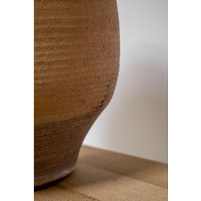 Bob Kinzie Mid Century Ribbed Stoneware Pot Attributed to Bob Kinzie For Sale - Image 4 of 6