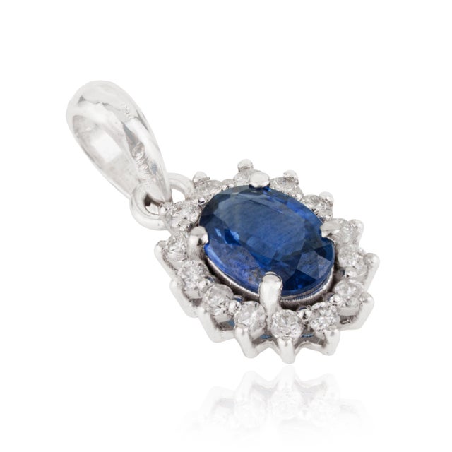 Oval Cut Blue Sapphire Diamond Halo Vintage Pendant in 14k White Gold For Sale - Image 4 of 12