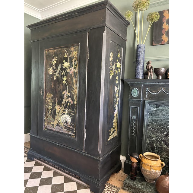 Vintage knockdown wardrobe ( slots to gesture (instructions included) great for getting upstairs. Painted and added...