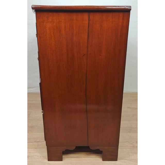 Victorian Bowfront Chest of Drawers, 19th Century For Sale - Image 10 of 17