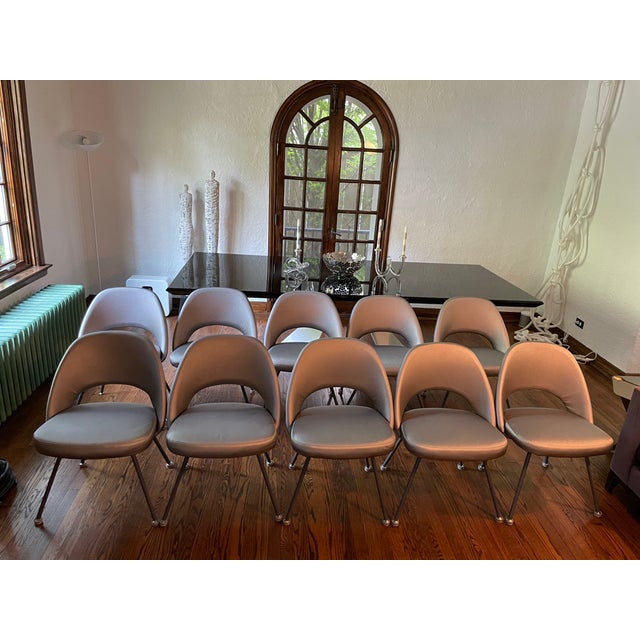 Vintage Eero Saarinen Dining Chairs (Unmarked) - Set of 10 For Sale In New York - Image 6 of 7