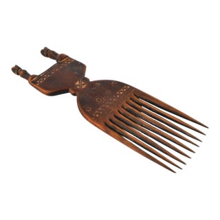 Early 20th Century Nyamwezi Mwana Hiti Figural Comb Tanzania For Sale
