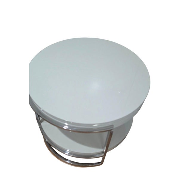 This excellent Contemporary set of side tables is pre-owned and looks like new in a white gloss lacquered color and chrome...