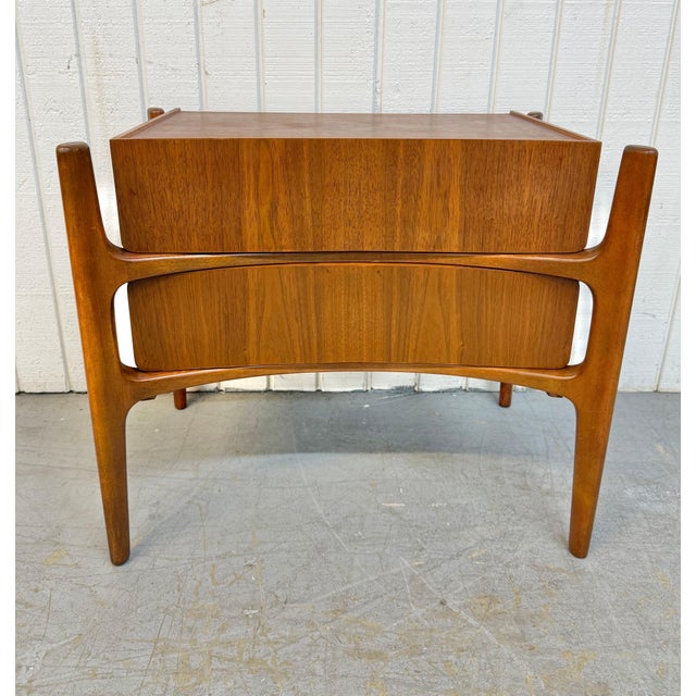 Mid-Century Swedish Modern William Hinn Sculptural Walnut 4-Piece Bedroom Set For Sale - Image 10 of 12