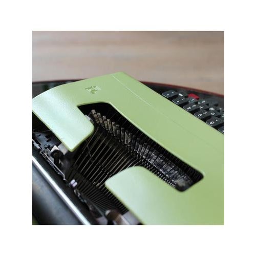 32 Typewriter from Olivetti Lettera For Sale - Image 6 of 15