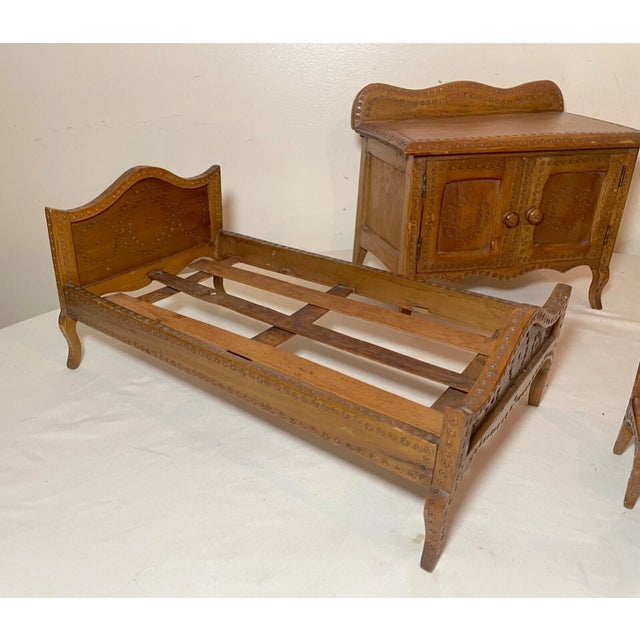 Set of 8 Antique Handmade Mini Wood Bedroom Set Tramp Art Furniture Dresser Bed Vanity For Sale In New York - Image 6 of 14