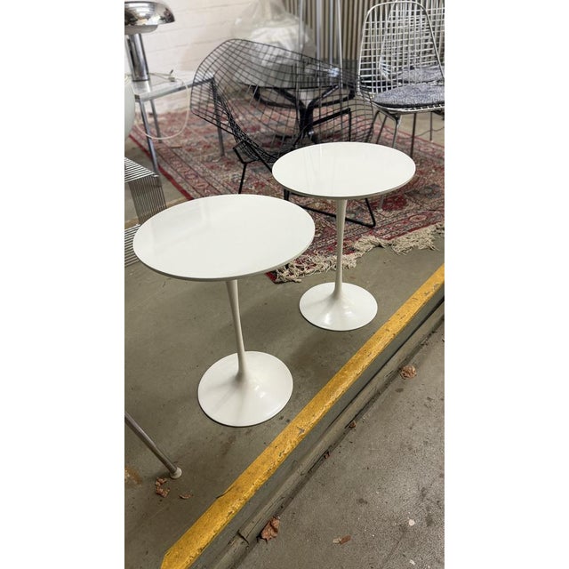 Vintage White Tulip Side Table by Eero Saarinen for Knoll International, 1960s, Set of 2 For Sale - Image 6 of 6