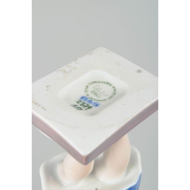 Porcelain Nurse Figurine from Bing & Grøndahl, 1970s For Sale - Image 4 of 5