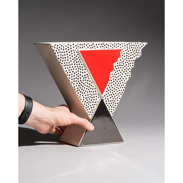 1980s Postmodern Geometric Porcelain Enigma Vase by Ambrogio Pozzi for Arte Ceramica Romana A.C.R., Italy, 1987 For Sale - Image 5 of 11