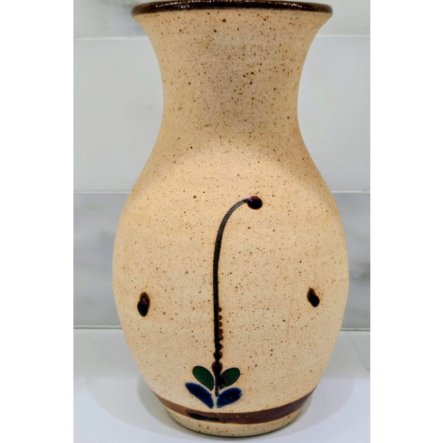 Vintage Mexican Tonalá Style Sandstone Bird Pottery Vase – Hand Painted Folk Art For Sale - Image 4 of 9