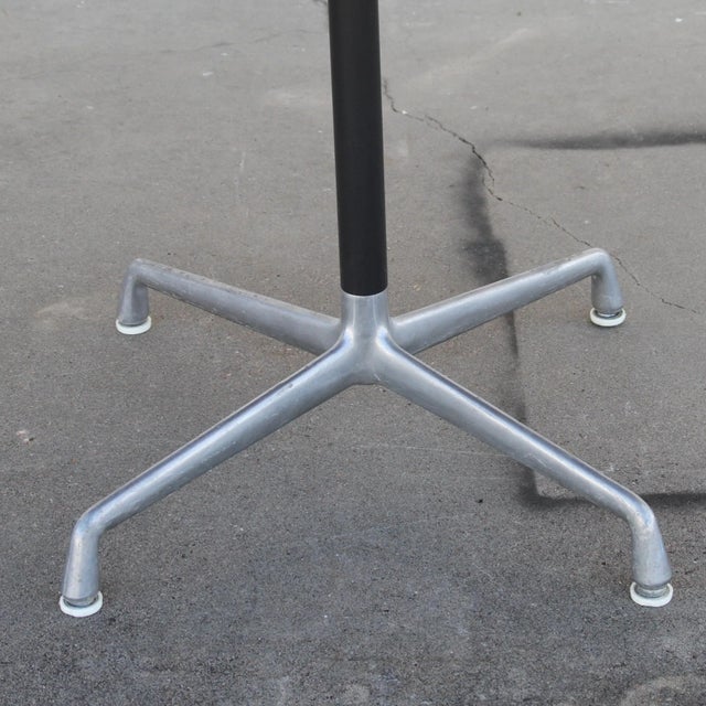 1970s 1970s Herman Miller Round Pedestal Table For Sale - Image 5 of 6