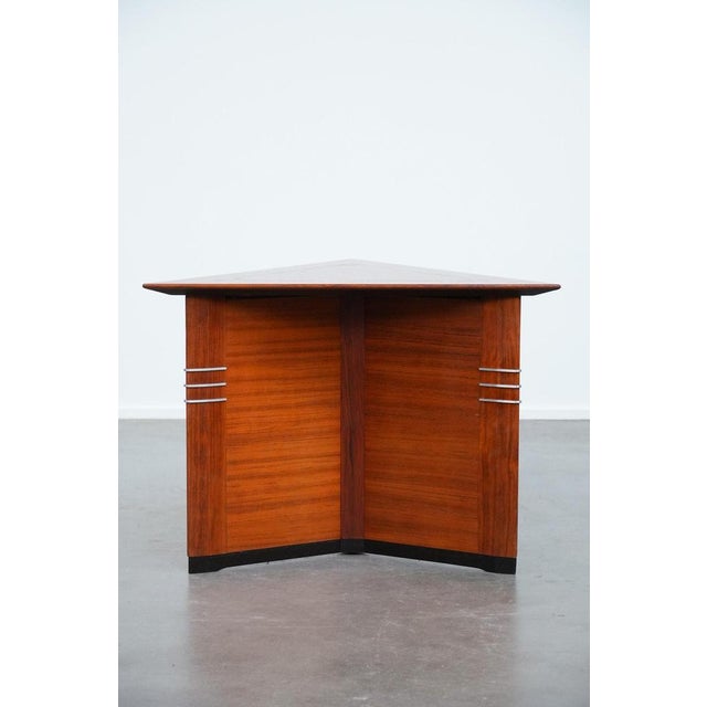We are offering this luxurious Art Deco design side/coffee table in a triangular shape from Schuitema's Decoforma series....
