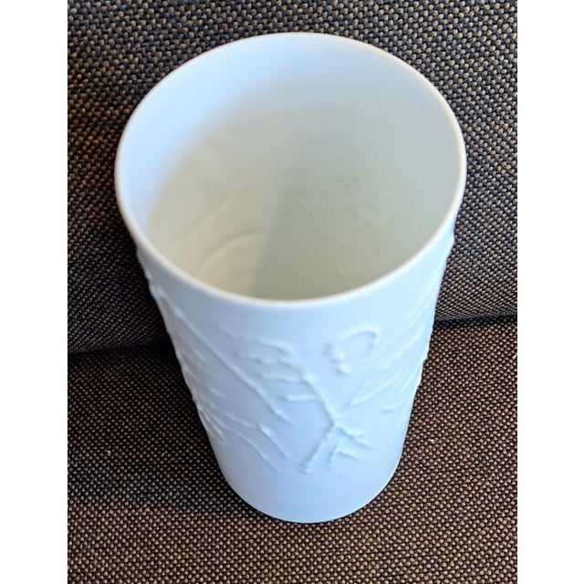 Mid-Century Modern Mid-Century White Porcelain Vase by Cuno Fischer for Rosenthal, 1960s For Sale - Image 3 of 5