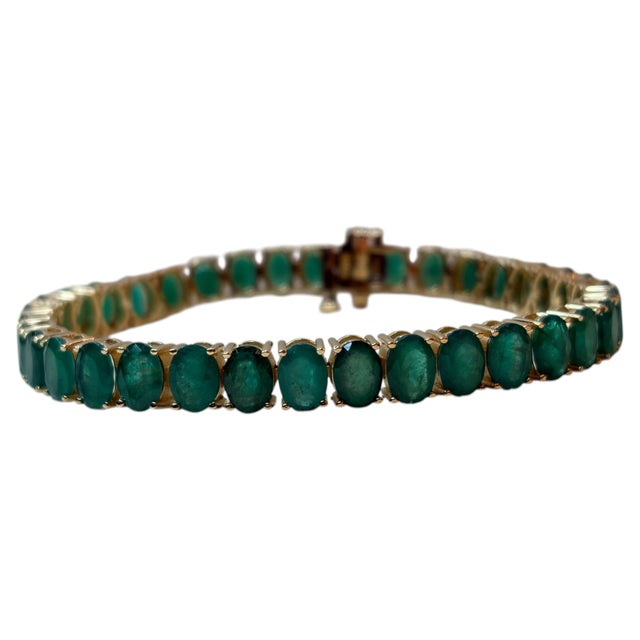 New - made in 2026 27ct natural Zambian oval cut Emeralds Each emerald is 5x7mm / 0.75ct 14 karat yellow gold, 21 grams...