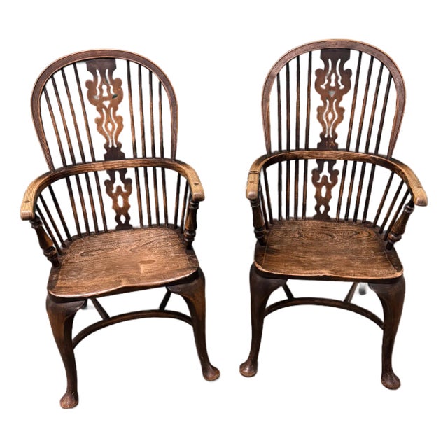 Pair of Antique English Windsor Chairs For Sale