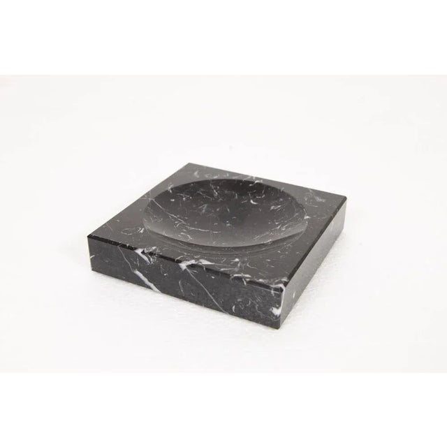 Tray Cleaner in Marble by Angelo Mangiarotti, in Very Good conditions. Designed 1970 to 1979 This piece is designed in the...