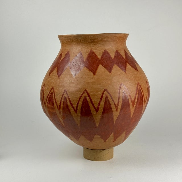 Ceramic Early 20th Century Tarahumara Rarámuri Olla Pottery Vessel With Triangular & Diamond Decoration in Red Paint For Sale - Image 7 of 7