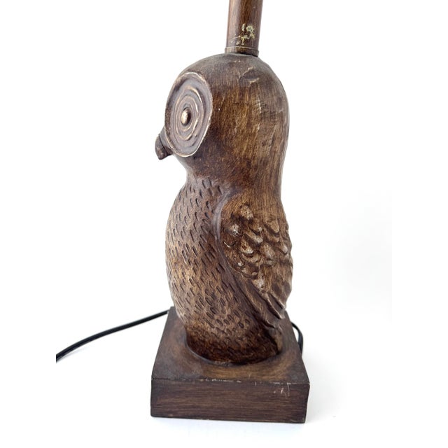 Vintage Owl Large Resin Faux Wood Owl Bedside Tabletop Lamp For Sale - Image 4 of 12