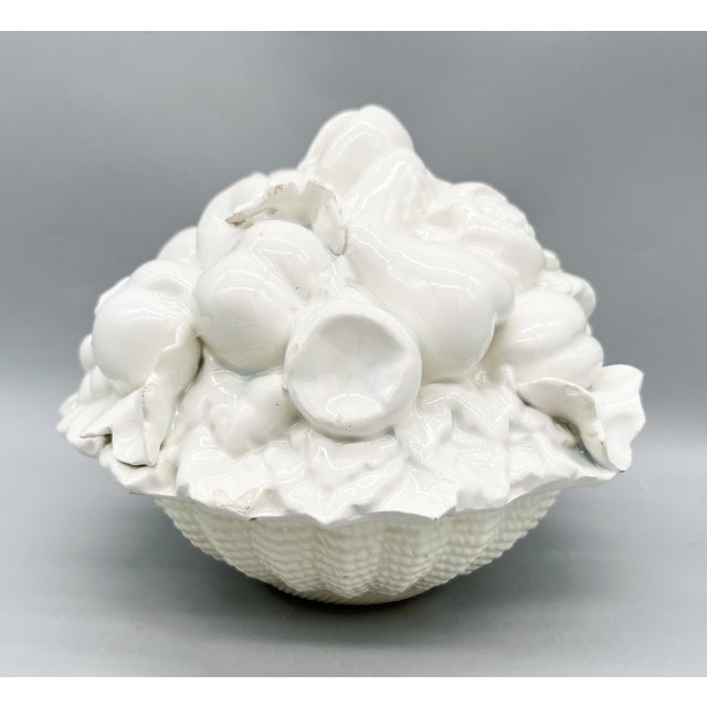 Italian White Ceramic Grape Tureen or Covered Bowl - Blanc De Chine - Mid Century, Neoclassical, Hollywood Regency For Sale In Houston - Image 6 of 18