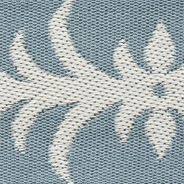 Derived from the beloved Acanthus Stripe pattern, this woven tape features a stylized leaf motif and provides an elegant...