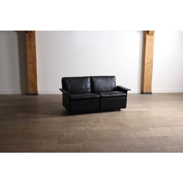 Dieter Rams Two Seater Model 620 Sofa in Black Leather by Dieter Rams for Vitsoe, 1980s For Sale - Image 4 of 12