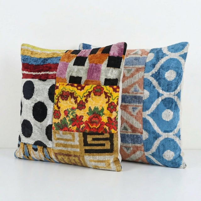 Mid-Century Modern Handloom Ikat Velvet Pillow Cover 20'' X 20'' - Set of Two For Sale - Image 3 of 4