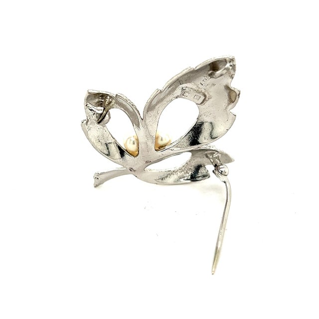 Contemporary 1990s Mikimoto Estate Akoya Pearl Leaf Brooch Pin Sterling Silver For Sale - Image 3 of 6