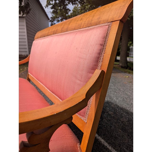 19th Century Neoclassical Empire Revival Rolled Crest Settee in Mauve Silk For Sale - Image 16 of 18
