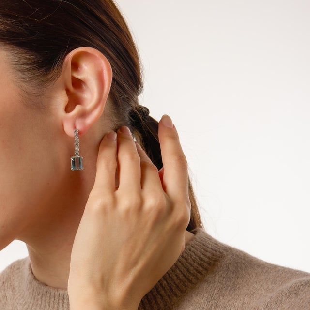 1990s Vintage 6.60 Carat Aquamarine Diamond Platinum Drop Earrings, A Pair For Sale - Image 5 of 6