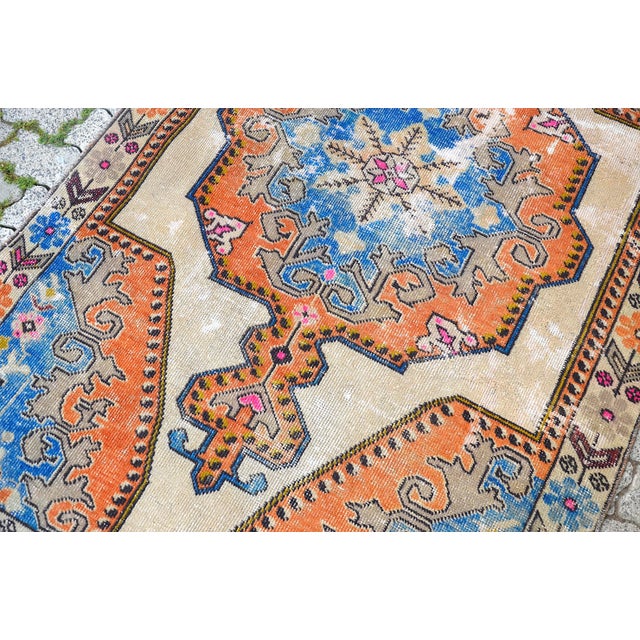 Boho Chic Boho Decor Wool Vintage Area Rug For Sale - Image 3 of 11