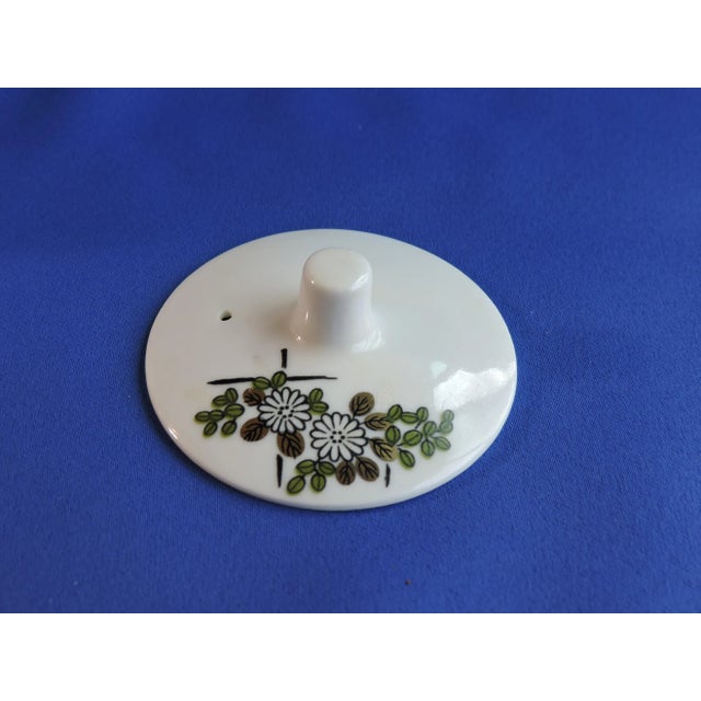 1950s Kutani Ware Bamboo Handled Teapot Hanazume White & Gold Made in Japan For Sale - Image 9 of 10