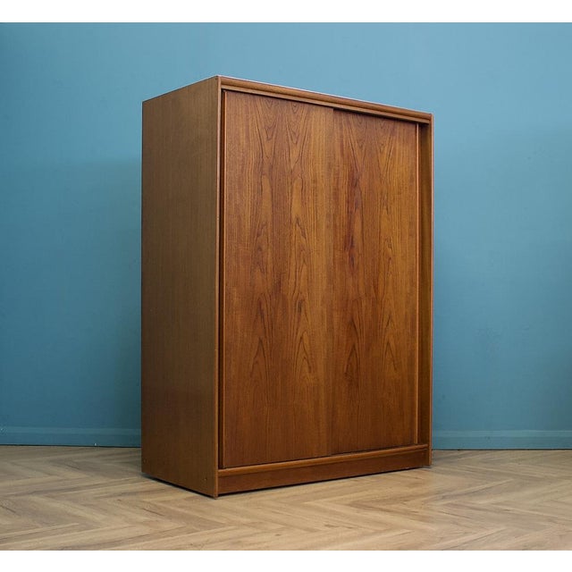 Mid-Century Modern Teak Double Sliding Door Wardrobe from Austinsuite, 1960s For Sale - Image 3 of 11