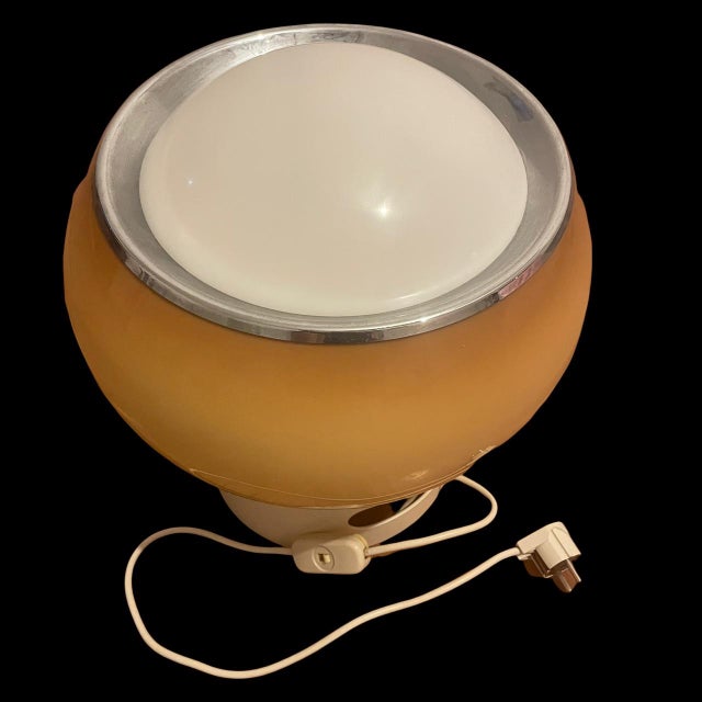 1960s Mid-Century Table Lamps from Guzzini, Italy, 1960s, Set of 2 For Sale - Image 5 of 15