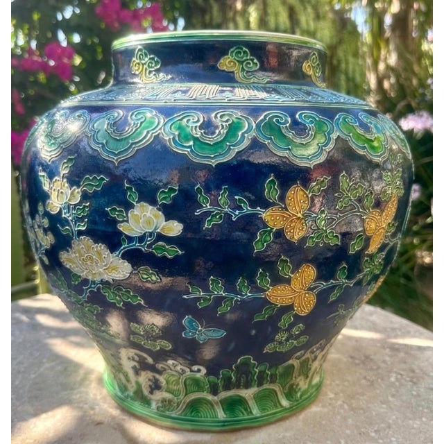 Rare Ming Dynasty Fahua Ware Globular Jar /Vase Vibrant Bird & Flower Motif For Sale In San Diego - Image 6 of 18