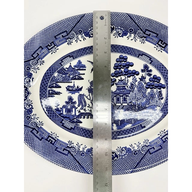 Churchill Vintage Mid-Century Modern Churchill of England Blue Willow Oval Serving Platter For Sale - Image 4 of 5