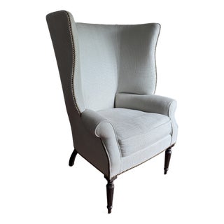 Neoclassical Hepplewhite Style Fluted-Leg Wingback Chair in Neutral Gray Linen Weave For Sale