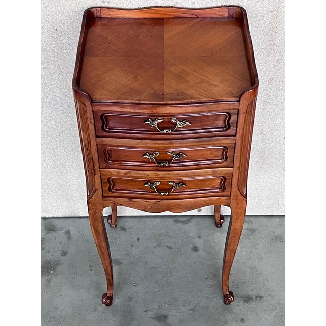 Antique Louis XV French Marquetry Marble Top Nightstands, Set of 2 For Sale - Image 4 of 18