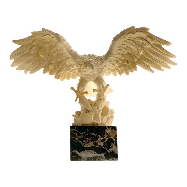 Late 20th Century Eagle Sculpture Alabaster on Marble Base by Santini Italy Vintage Majestic Decor For Sale