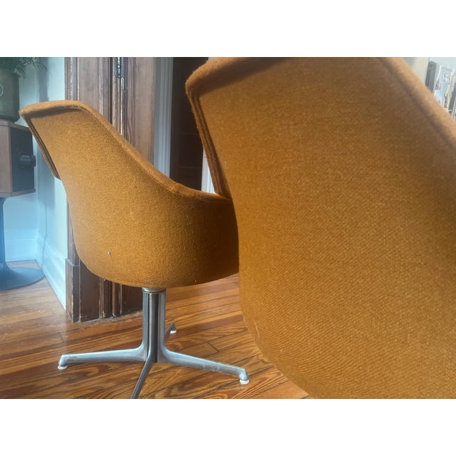 Metal Vintage, Mid Century Modern Vecta Group Swivel Chairs in Burnt Orange For Sale - Image 7 of 12