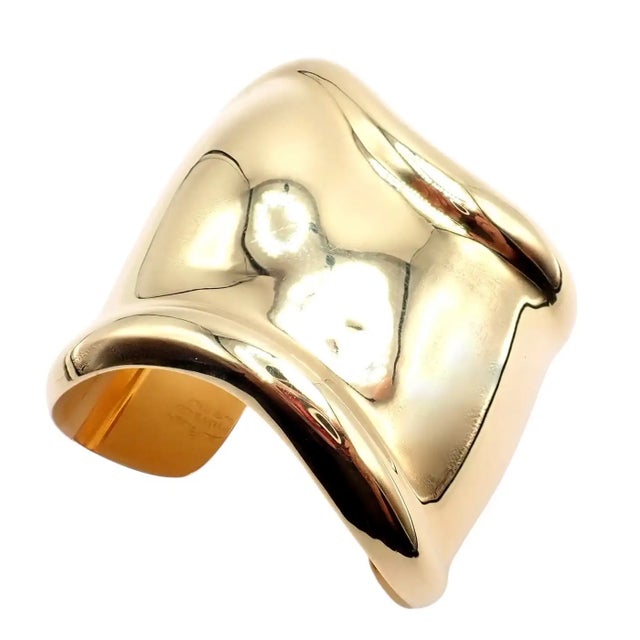 Metal Late 20th Century Tiffany & Co. Peretti Yellow Gold Medium Bone Cuff Bracelet For Sale - Image 7 of 14